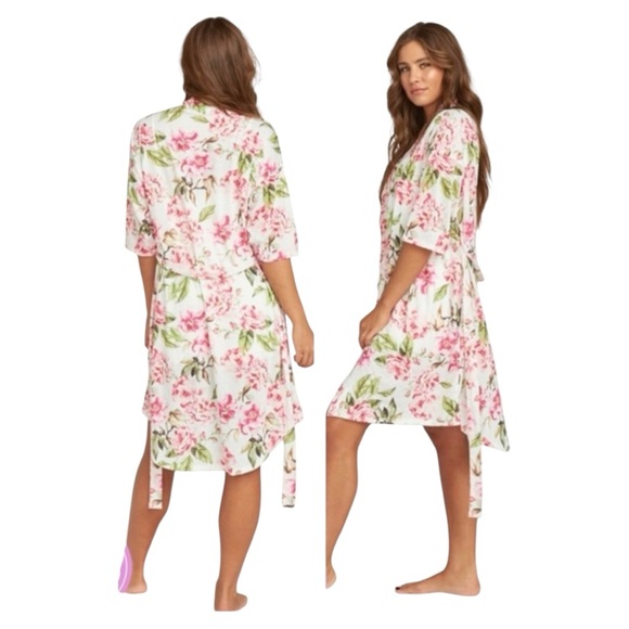 Show Me Your MuMu Other - Show Me Your Mumu Brie Robe Garden of Blooms lightweight feminine robe size 0/S